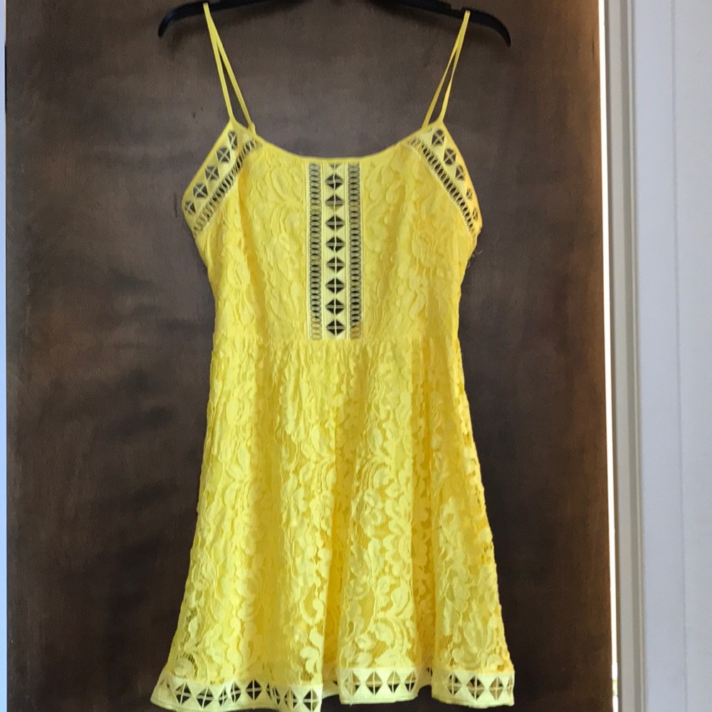 GORGEOUS Lace Bebe Yellow Sundress Size Small